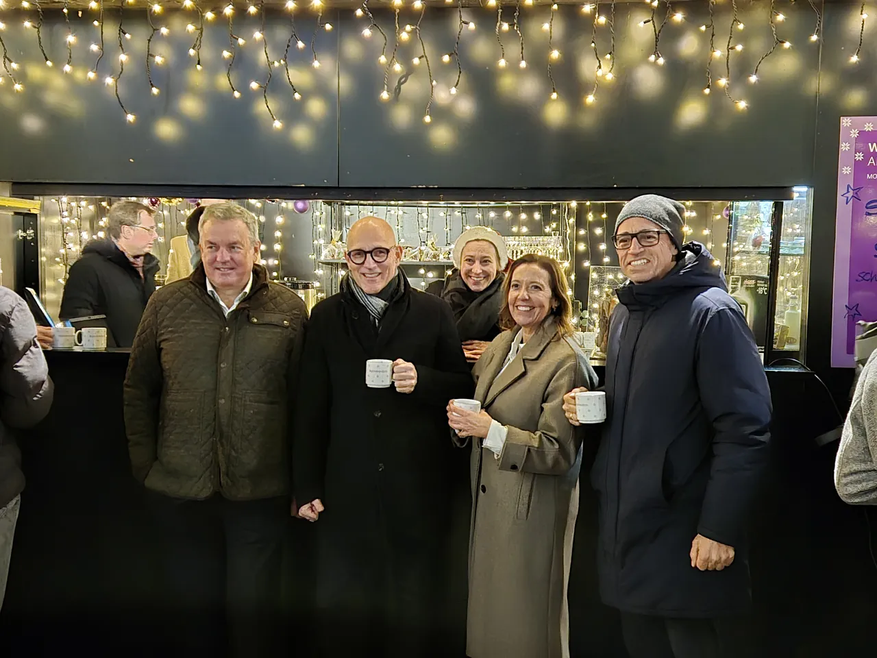 Charity-Punschabend am Erste Campus von s REAL und s Bausparkasse