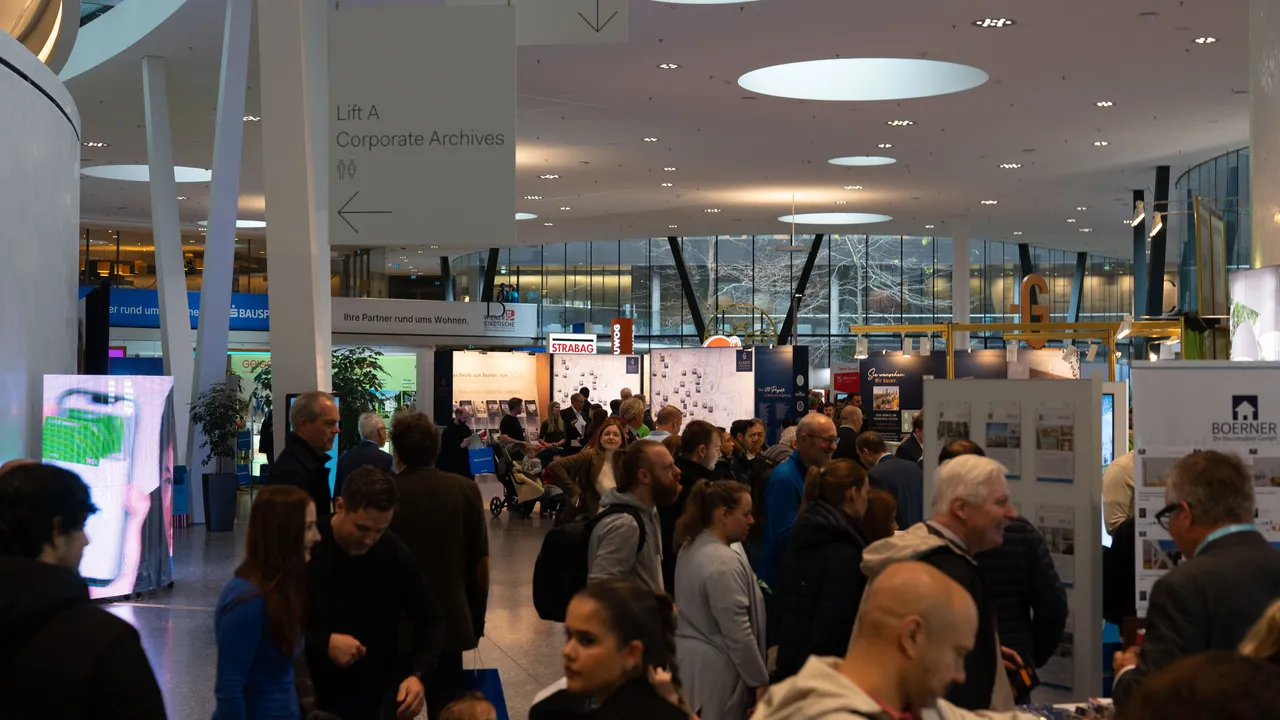 Erste Wohnmesse 2025: Tausende Besucher:innen und starkes Interesse an nachhaltigen Wohnlösungen