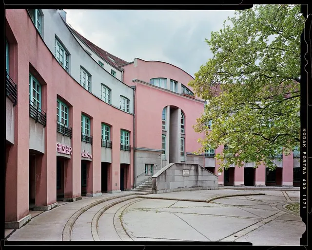 Postmoderne in Wien: Von Palmen, Parkhäusern und pinken Palästen