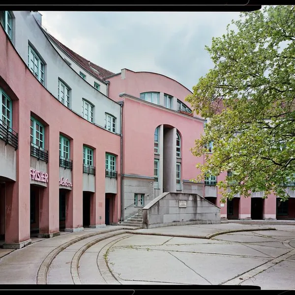 Postmoderne in Wien: Von Palmen, Parkhäusern und pinken Palästen